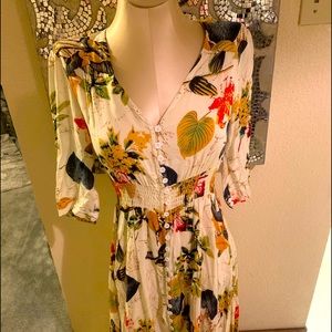 New beautiful floral maxi dress small